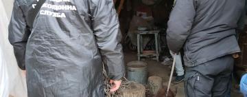 В Болградском районе пограничники совместно с полицейскими обнаружили наркотики и оружие 